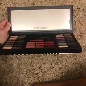 Estée Lauder makeup palette